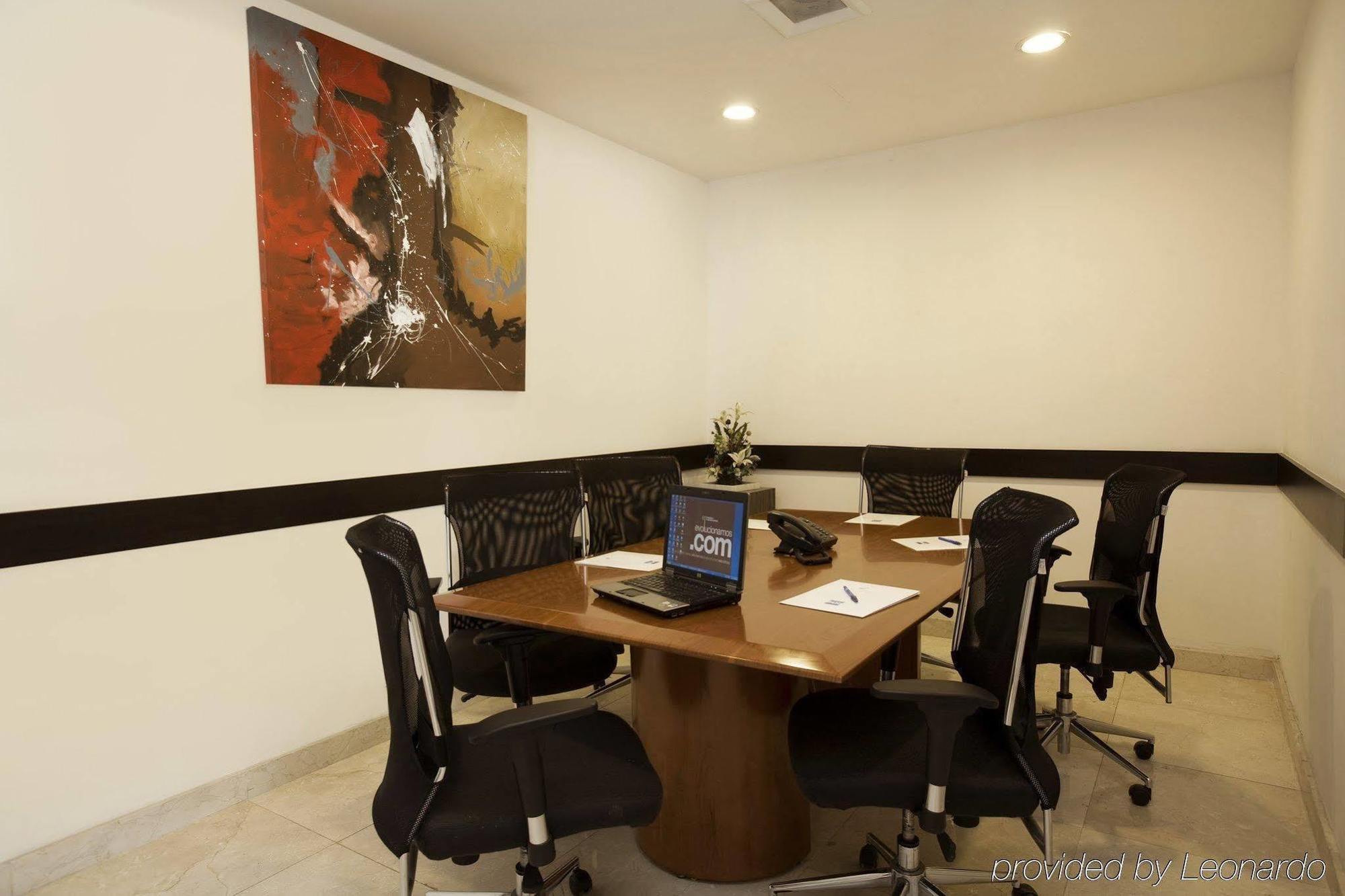 One Aguascalientes San Marcos Hotel Business photo