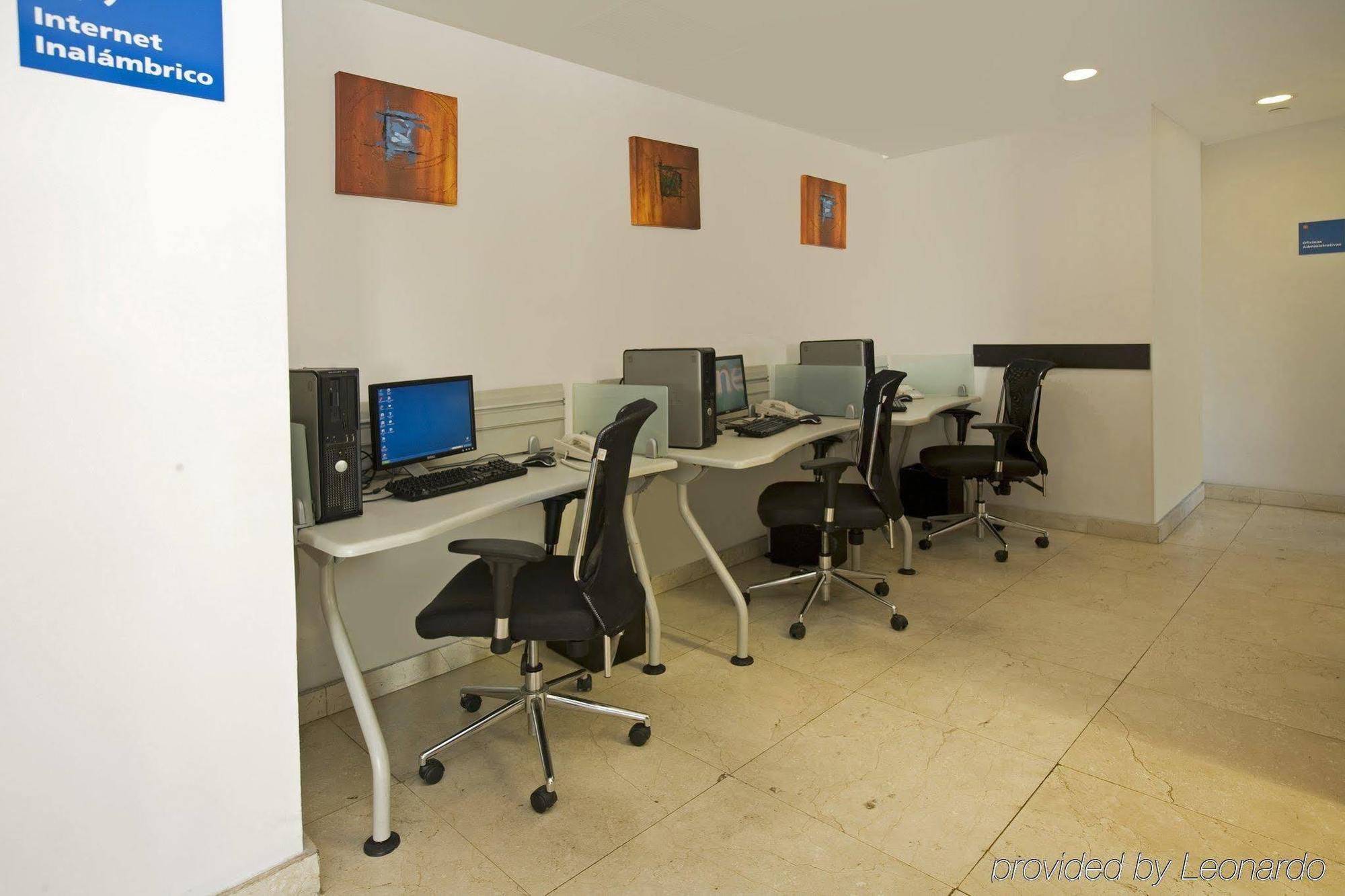 One Aguascalientes San Marcos Hotel Facilities photo
